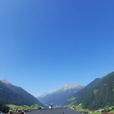 Peer * Нойштифт-им-Штубайталь